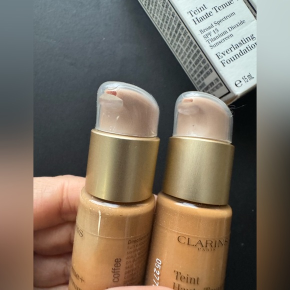 CLARINS Everlasting Foundation+ SPF15 116.5 Coffee 30ml/1.1oz - Picture 9 of 10